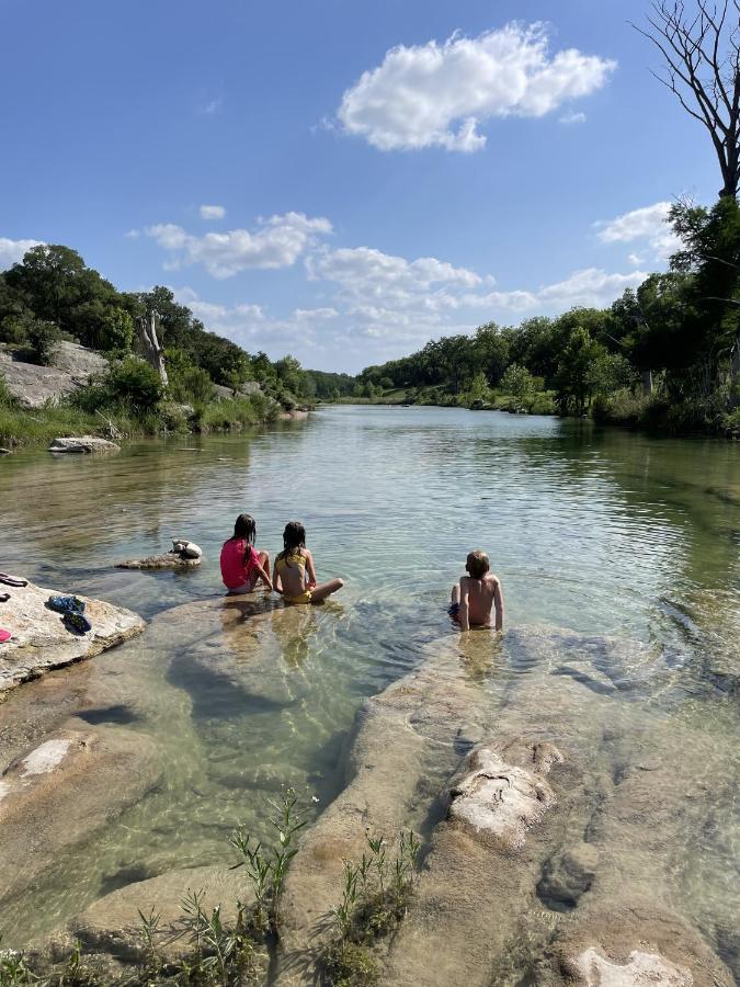 New! The Yellow Door- Downtown Wimberley W/ River Access エクステリア 写真